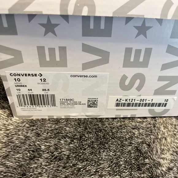 Converse x Comme des Garçons PLAY Chuck 70 - Picture 4 of 13